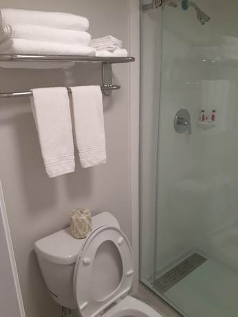 Imagen de la habitación del Hotel Travelodge By Wyndham Virginia Beach Bay Beach. Foto 7