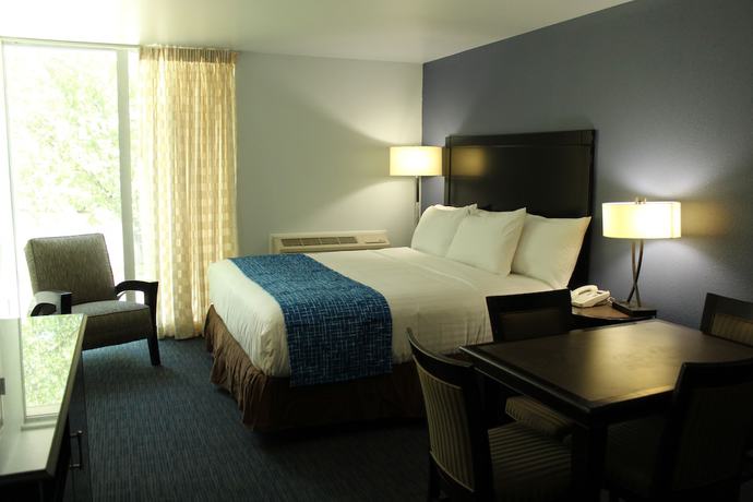 Imagen de la habitación del Hotel Travelodge By Wyndham Water&rsquo;s Edge - Racine. Foto 7
