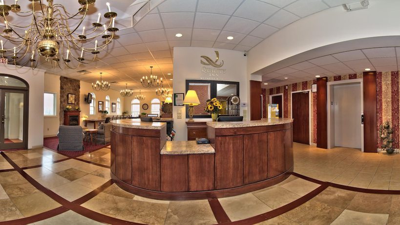 Imagen de los interiores del Hotel Travelodge By Wyndham Watertown. Foto 10