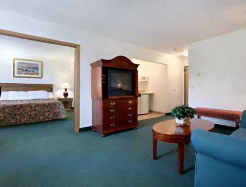 Imagen de la habitación del Hotel Travelodge By Wyndham Waukegan Gurnee. Foto 5