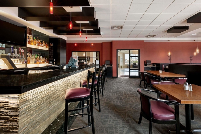 Imagen del bar/restaurante del Hotel Travelodge By Wyndham Weyburn. Foto 4