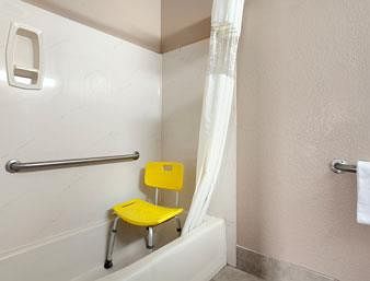 Imagen de la habitación del Hotel Travelodge By Wyndham Whittier. Foto 4
