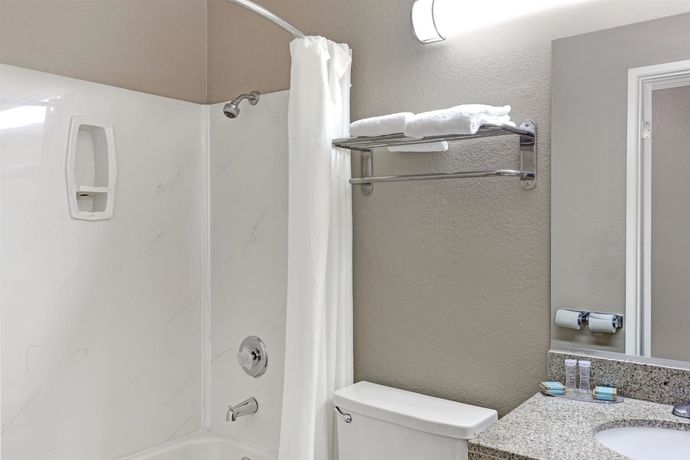 Imagen de la habitación del Hotel Travelodge By Wyndham Whittier. Foto 13