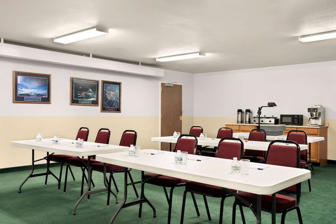 Imagen de los interiores del Hotel Travelodge By Wyndham Yuma. Foto 14