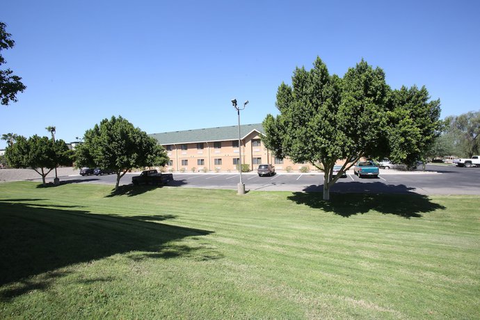 Imagen de los exteriores del Hotel Travelodge By Wyndham Yuma. Foto 12