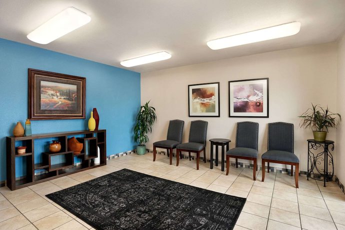 Imagen de los interiores del Hotel Travelodge By Wyndham Yuma. Foto 17