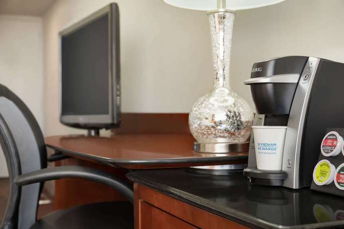 Imagen de la habitación del Hotel Travelodge By Wyndham and Convention Centre Quebec City. Foto 3