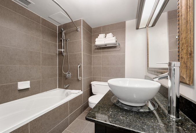 Imagen de la habitación del Hotel Travelodge By Wyndham and Convention Centre Quebec City. Foto 7