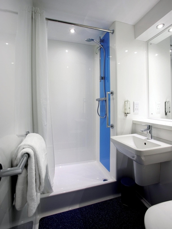 Imagen de la habitación del Hotel Travelodge Cambridge Fourwentways. Foto 4