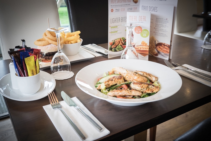 Imagen del bar/restaurante del Hotel Travelodge Dublin Phoenix Park. Foto 5