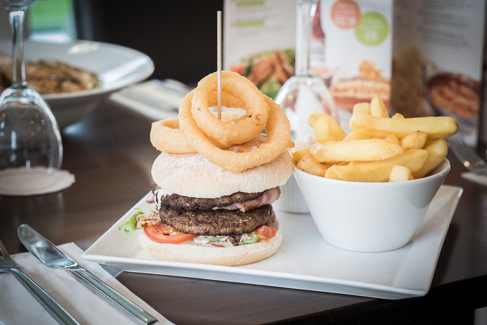 Imagen del bar/restaurante del Hotel Travelodge Dublin Phoenix Park. Foto 7