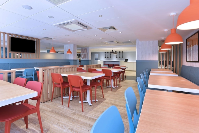 Imagen del bar/restaurante del Hotel Travelodge Edinburgh Central. Foto 2