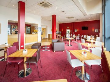 Imagen general del Hotel Travelodge Hatfield Central. Foto 7