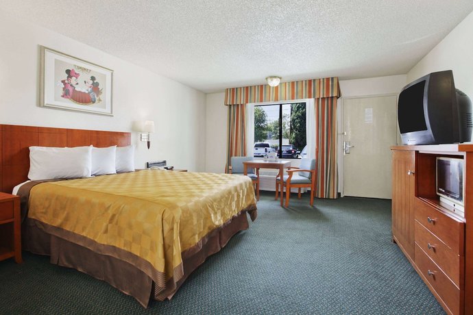 Imagen de la habitación del Hotel Travelodge Inn and Suites By Wyndham Anaheim On Disneyland Dr. Foto 8