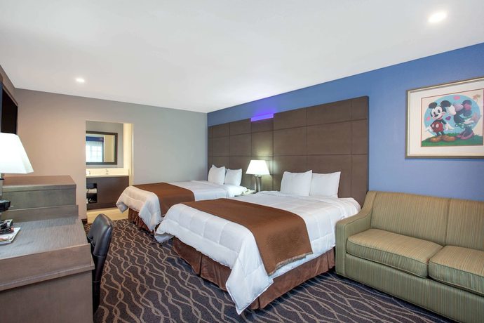 Imagen de la habitación del Hotel Travelodge Inn and Suites By Wyndham Anaheim On Disneyland Dr. Foto 10