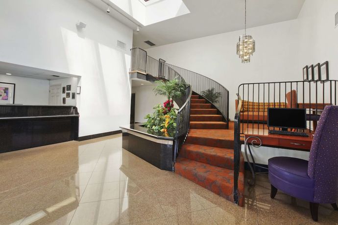 Imagen de los interiores del Hotel Travelodge Inn and Suites By Wyndham Anaheim On Disneyland Dr. Foto 19