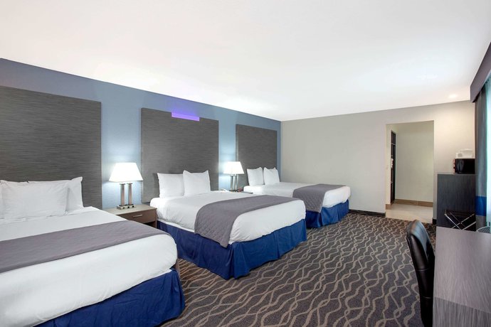 Imagen de la habitación del Hotel Travelodge Inn and Suites By Wyndham Anaheim On Disneyland Dr. Foto 14
