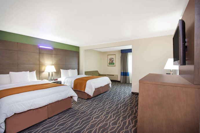 Imagen de la habitación del Hotel Travelodge Inn and Suites By Wyndham Anaheim On Disneyland Dr. Foto 17