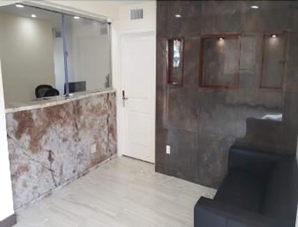 Imagen de los interiores del Hotel Travelodge Inn and Suites By Wyndham Bell Los Angeles Area. Foto 19