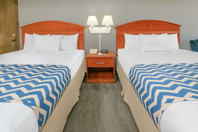 Imagen de la habitación del Hotel Travelodge Inn and Suites By Wyndham Norman. Foto 5