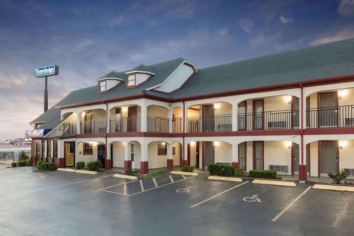 Imagen general del Hotel Travelodge Inn and Suites By Wyndham Norman. Foto 1