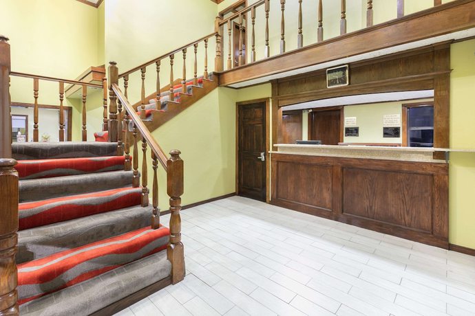 Imagen de los interiores del Hotel Travelodge Inn and Suites By Wyndham Norman. Foto 8