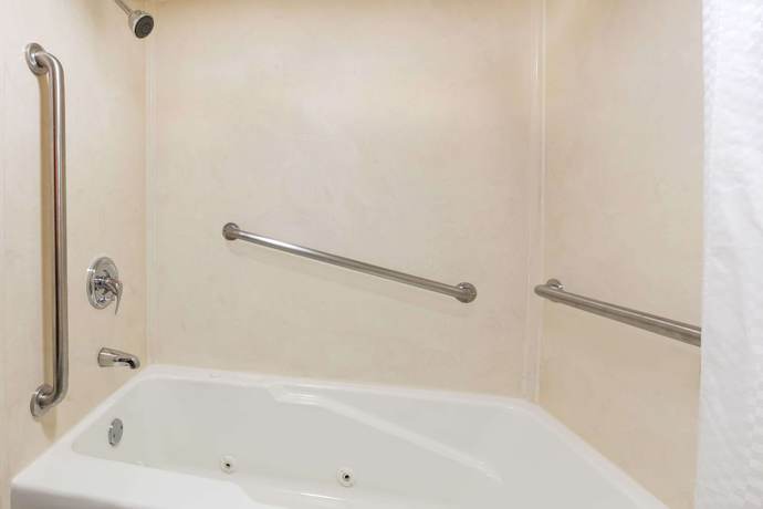 Imagen de la habitación del Hotel Travelodge Inn and Suites By Wyndham Norman. Foto 7