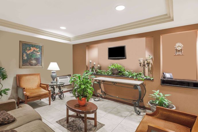 Imagen de los interiores del Hotel Travelodge Inn and Suites by Wyndham Albany. Foto 19