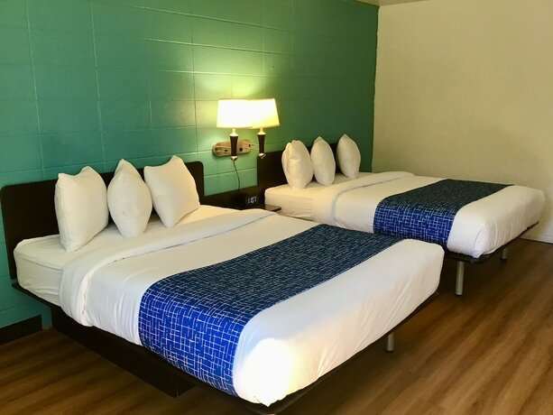Imagen de la habitación del Hotel Travelodge Inn and Suites by Wyndham Missoula University Park. Foto 10