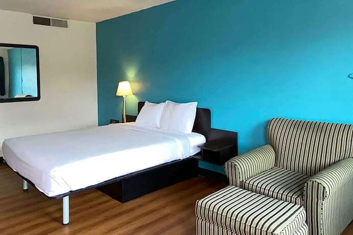 Imagen de la habitación del Hotel Travelodge Inn and Suites by Wyndham Missoula University Park. Foto 11