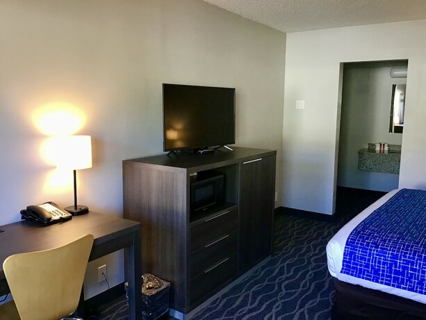 Imagen de la habitación del Hotel Travelodge Inn and Suites by Wyndham Missoula University Park. Foto 14