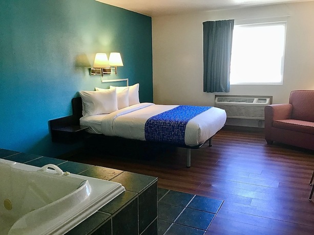 Imagen de la habitación del Hotel Travelodge Inn and Suites by Wyndham Missoula University Park. Foto 17