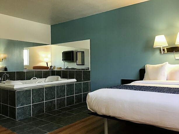 Imagen de la habitación del Hotel Travelodge Inn and Suites by Wyndham Missoula University Park. Foto 18