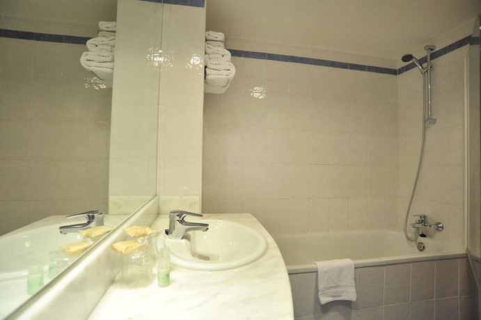 Imagen de la habitación del Hotel Travelodge Madrid Alcalá de Henares. Foto 9