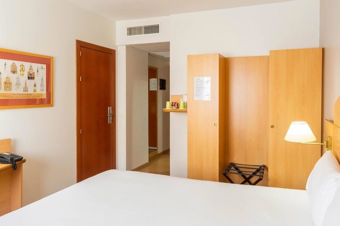 Imagen de la habitación del Hotel Travelodge Madrid Alcalá de Henares. Foto 11