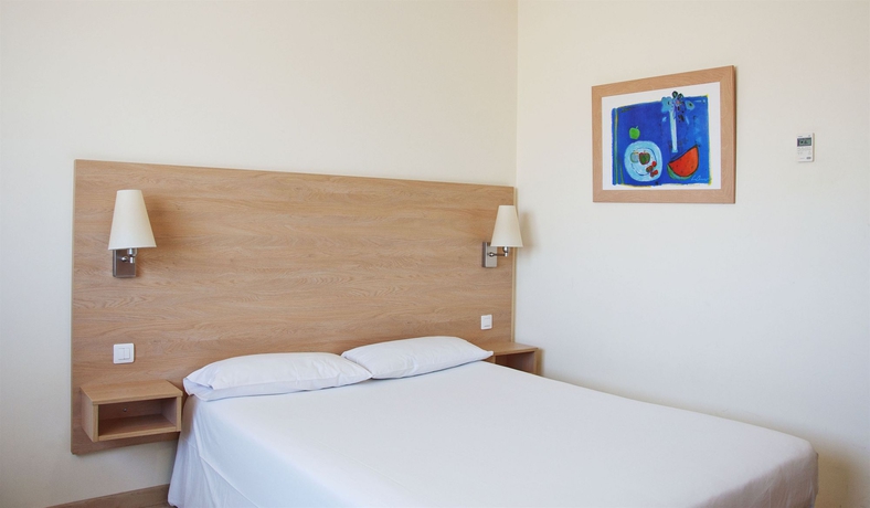 Imagen de la habitación del Hotel Travelodge Madrid Arturo Soria. Foto 13