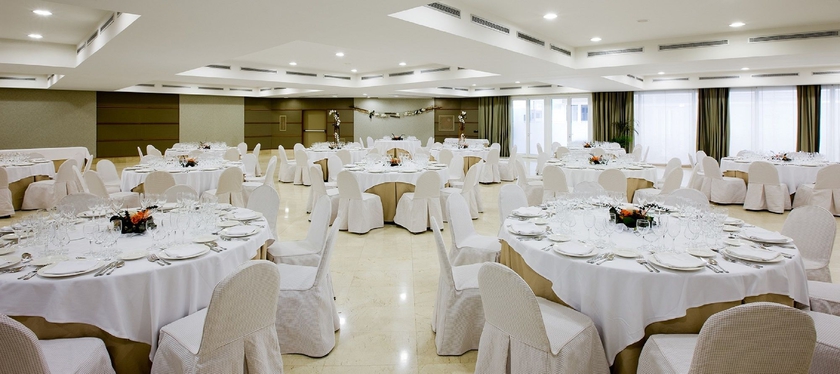 Imagen de los interiores del Hotel Travelodge Madrid Coslada Aeropuerto. Foto 9