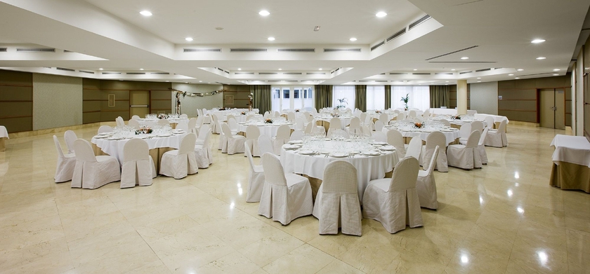 Imagen de los interiores del Hotel Travelodge Madrid Coslada Aeropuerto. Foto 10