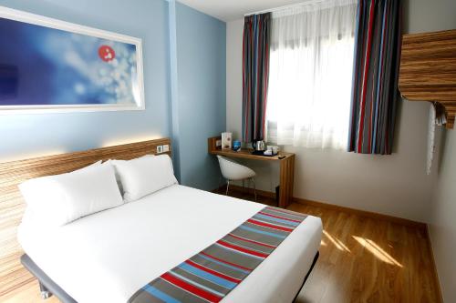 Imagen de la habitación del Hotel Travelodge Madrid Metropolitano. Foto 4