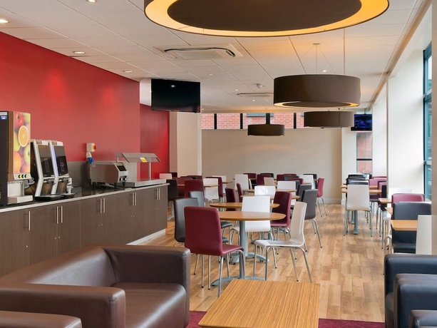 Imagen del bar/restaurante del Hotel Travelodge Manchester Ancoats. Foto 2