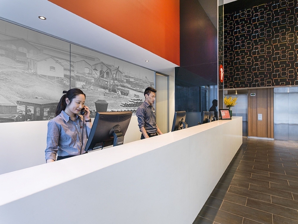 Imagen de los interiores del Hotel Travelodge Melbourne Docklands. Foto 15