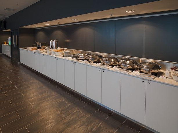 Imagen del bar/restaurante del Hotel Travelodge Melbourne Docklands. Foto 5