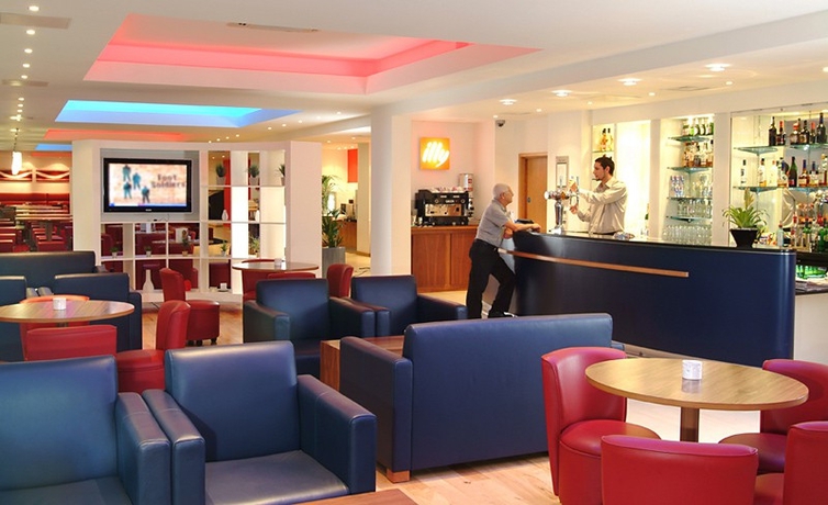 Imagen de los interiores del Hotel Travelodge Milton Keynes The Hub Hotel. Foto 6