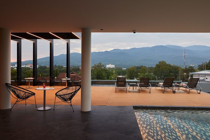 Imagen de la piscina del Hotel Travelodge Nimman. Foto 20