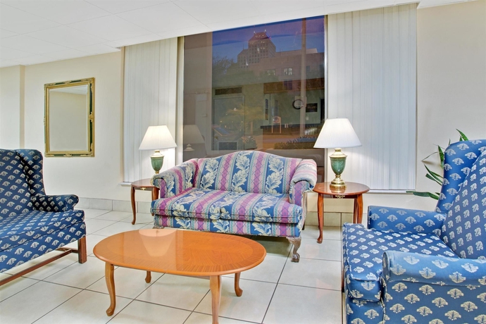 Imagen de los interiores del Hotel Travelodge Orlando Downtown Centroplex. Foto 12