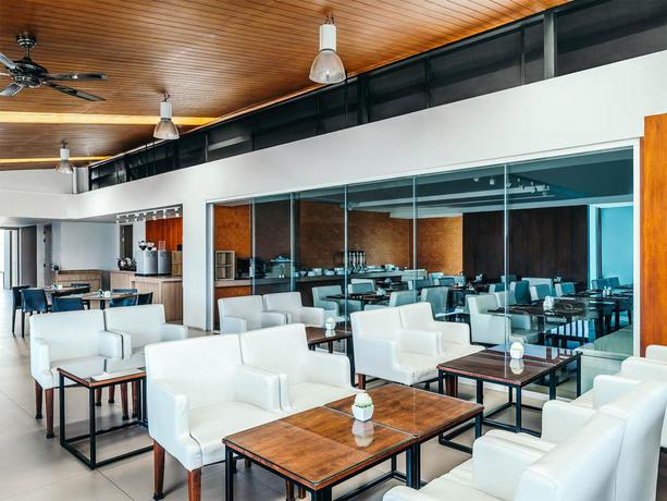 Imagen del bar/restaurante del Hotel Travelodge Pattaya. Foto 3