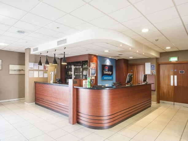 Imagen de los interiores del Hotel Travelodge Sheffield Meadowhall. Foto 17
