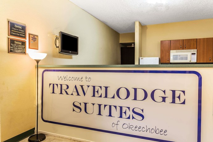 Imagen de los interiores del Hotel Travelodge Suites By Wyndham Lake Okeechobee. Foto 13