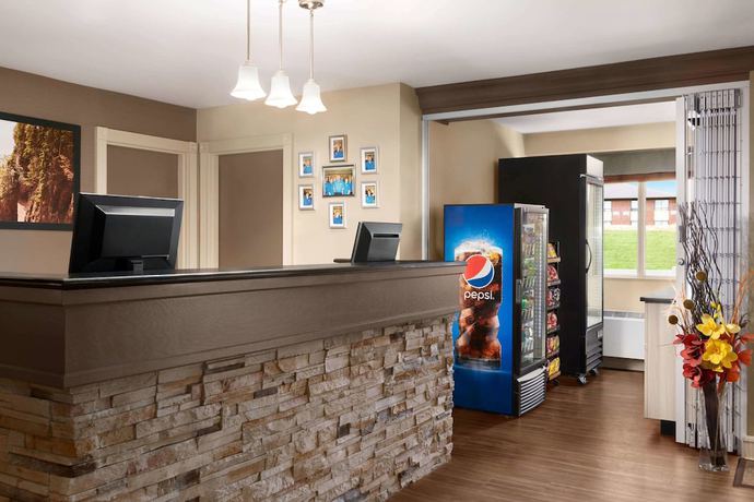 Imagen de los interiores del Hotel Travelodge Suites By Wyndham Moncton. Foto 18