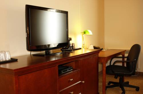 Imagen de la habitación del Hotel Travelodge Suites by Wyndham Regina / Eastgate Bay. Foto 2